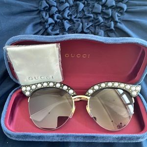 NWT Limited Ed Gucci bee 🐝 pearl cat eye shades!